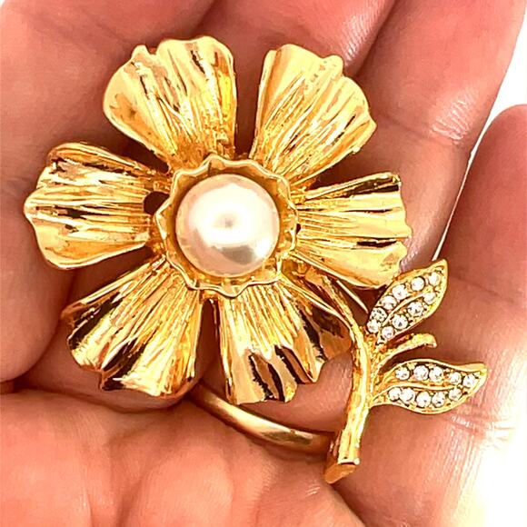 KJL Kenneth Jay Lane Faux Pearl Rhinestone Flower Brooch